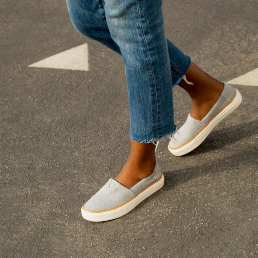 Tom’s Parker Slip-on Sneaker - 7.5 - Only worn once.